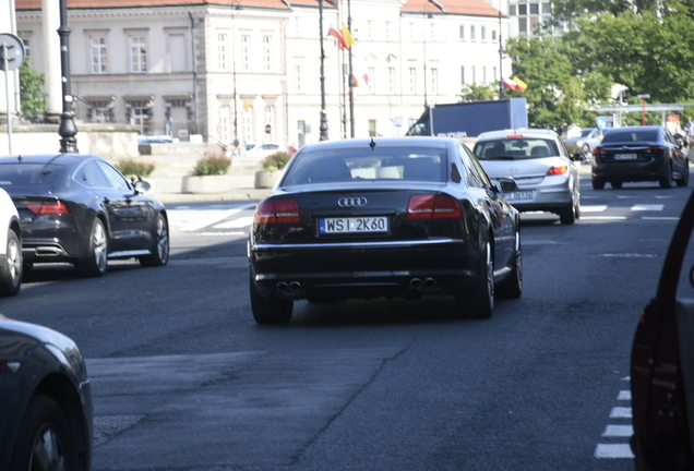 Audi S8 D3