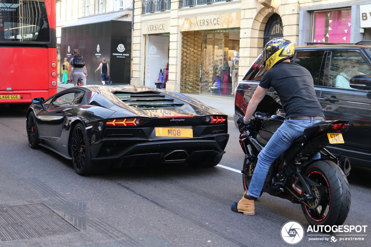 Lamborghini Aventador S LP740-4