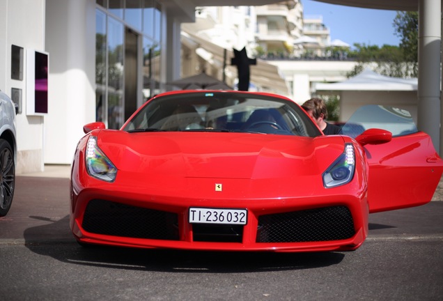 Ferrari 488 Spider