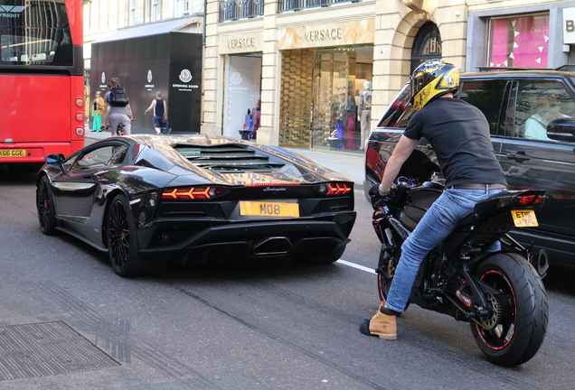 Lamborghini Aventador S LP740-4