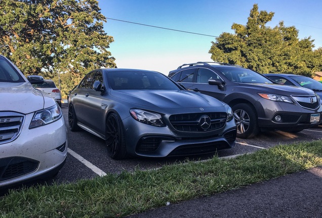 Mercedes-AMG E 63 S W213