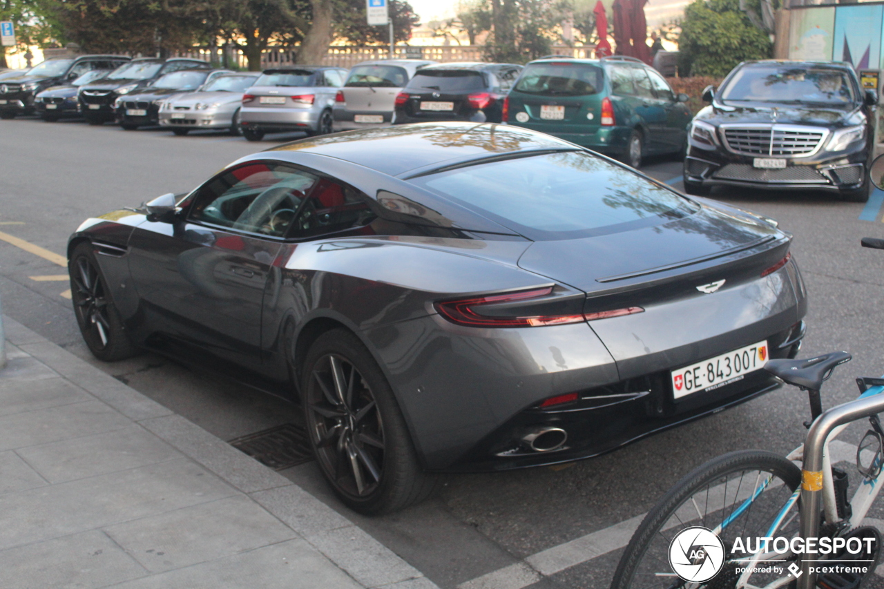 Aston Martin DB11