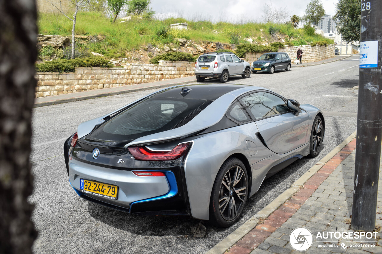 BMW i8