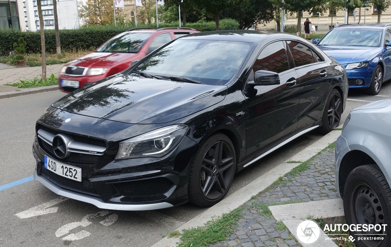 Mercedes-Benz CLA 45 AMG C117