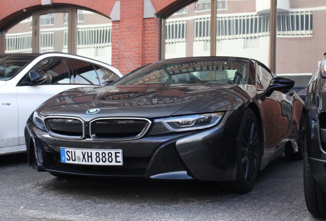 BMW i8 Roadster