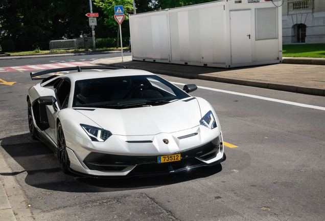 Lamborghini Aventador LP770-4 SVJ