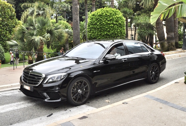 Mercedes-Benz S 65 AMG V222