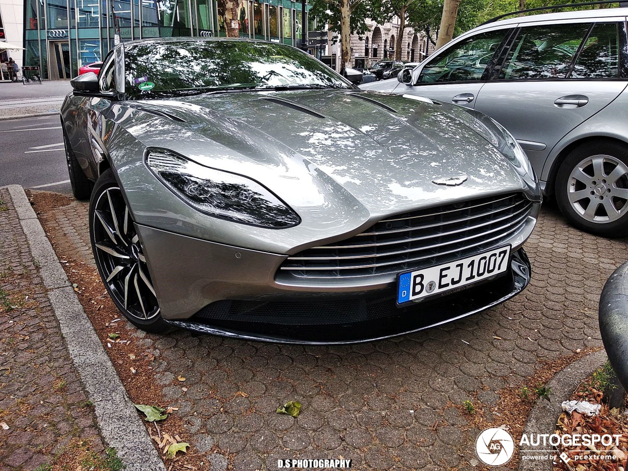 Aston Martin DB11