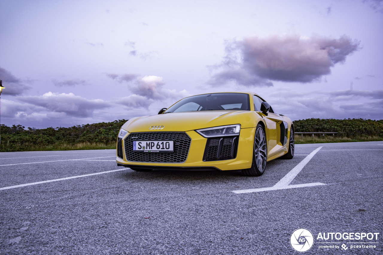 Audi R8 V10 Plus 2015