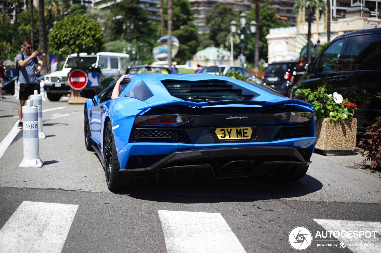 Lamborghini Aventador S LP740-4