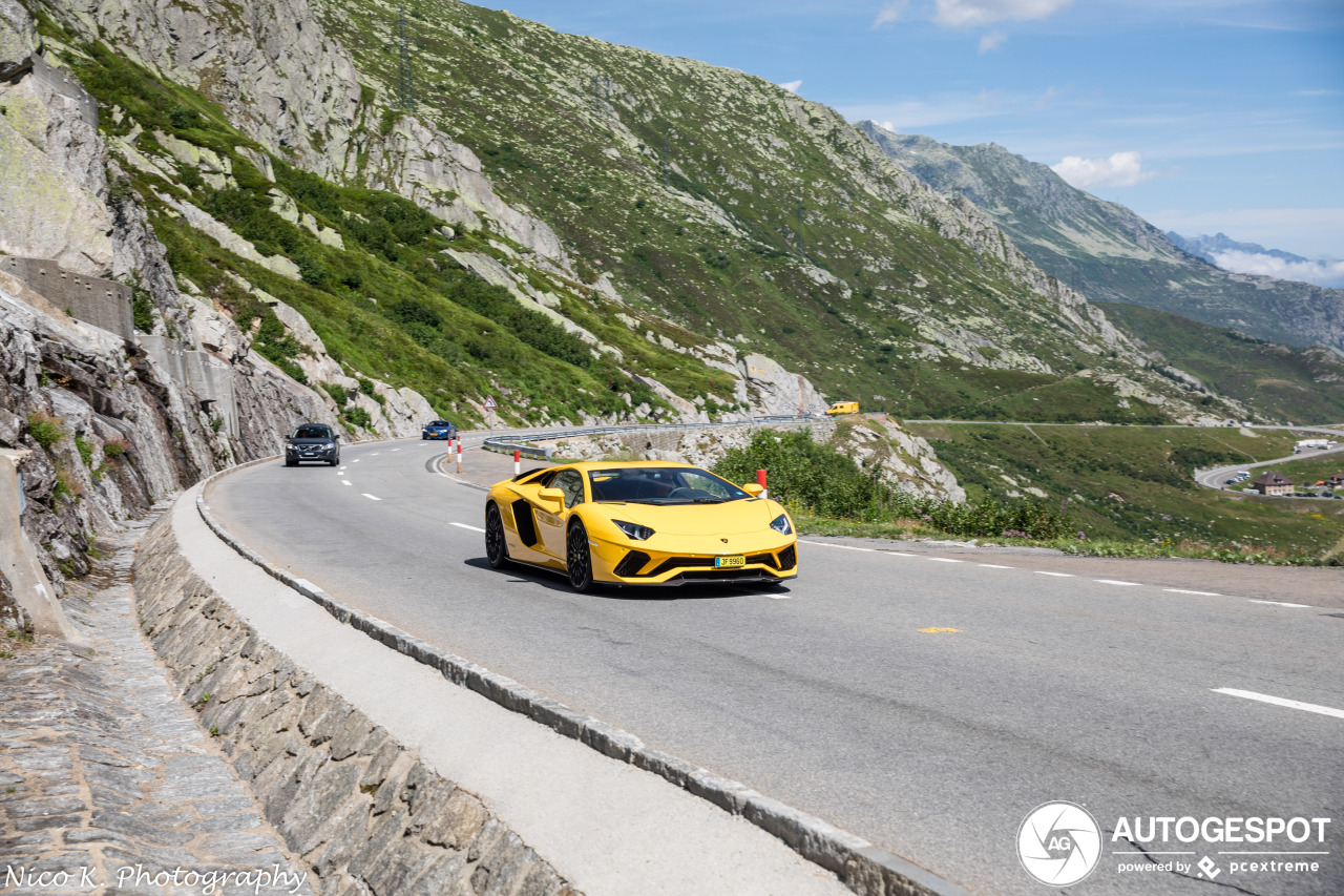 Lamborghini Aventador S LP740-4