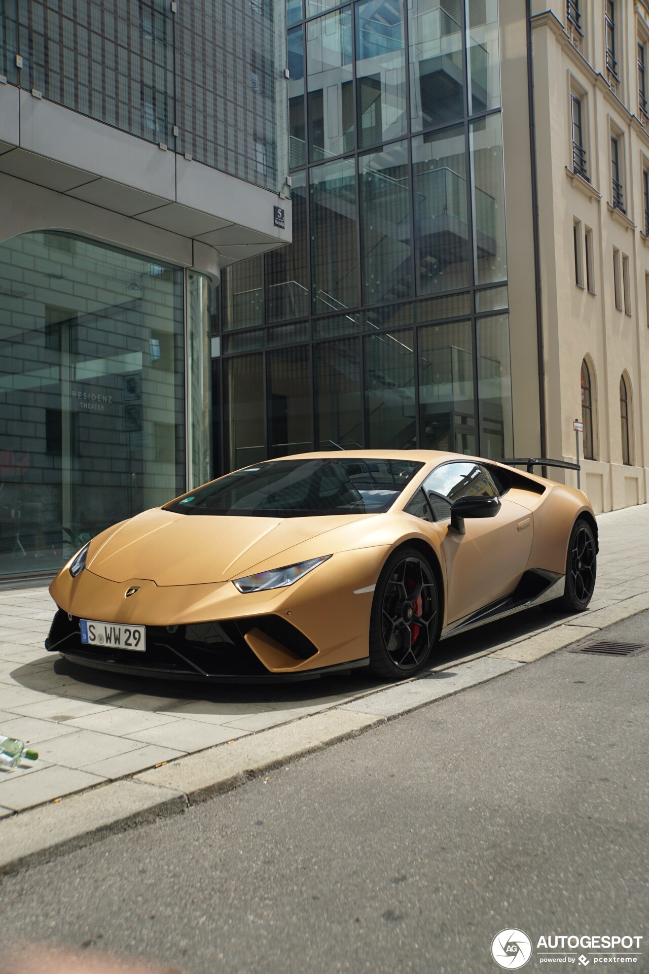 Lamborghini Huracán LP640-4 Performante