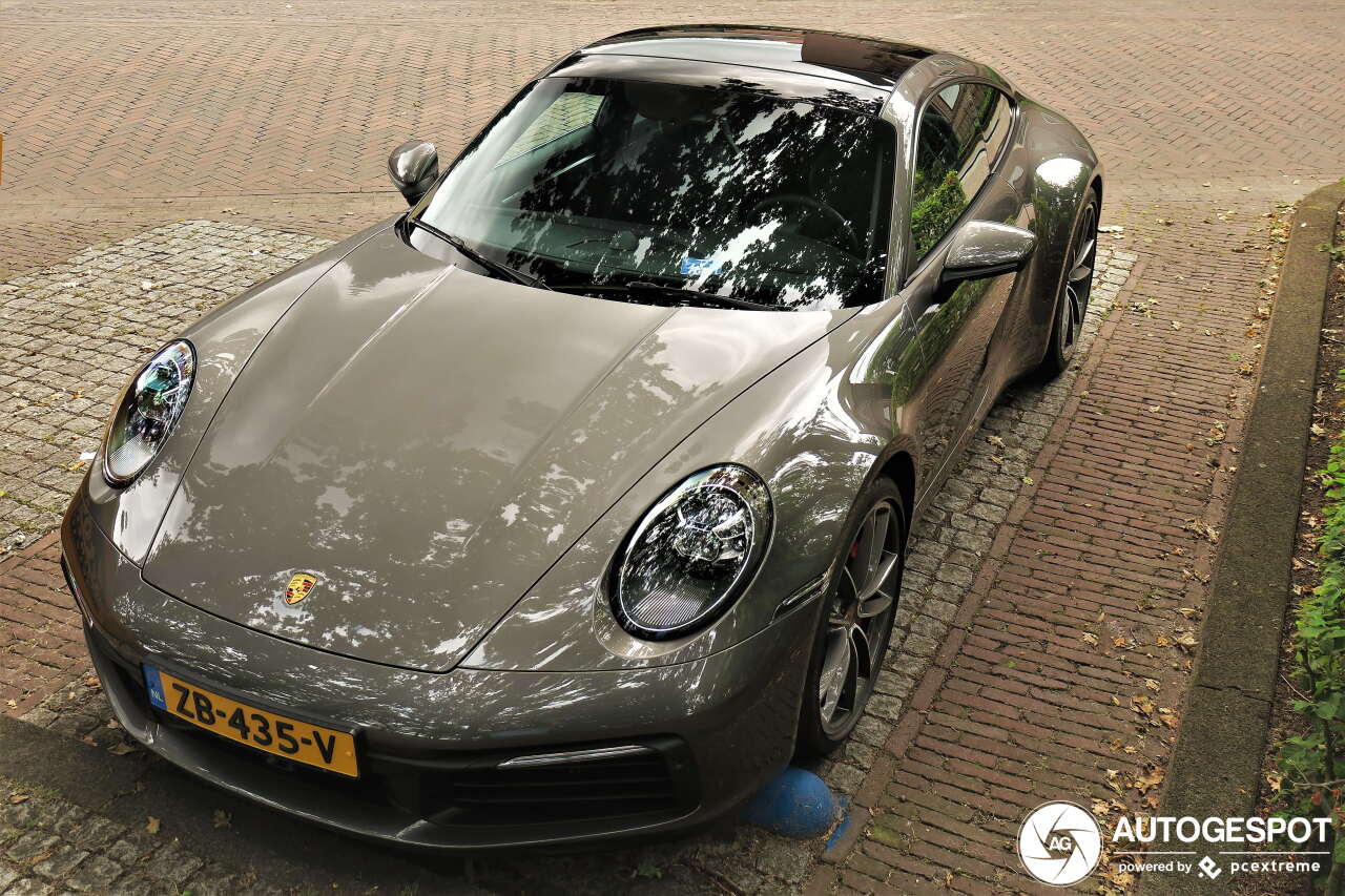 Porsche 992 Carrera 4S