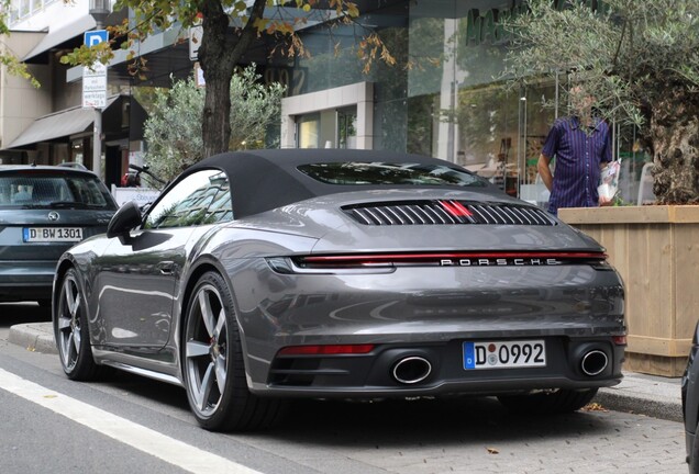 Porsche 992 Carrera 4S Cabriolet