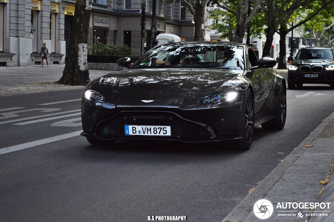 Aston Martin V8 Vantage 2018