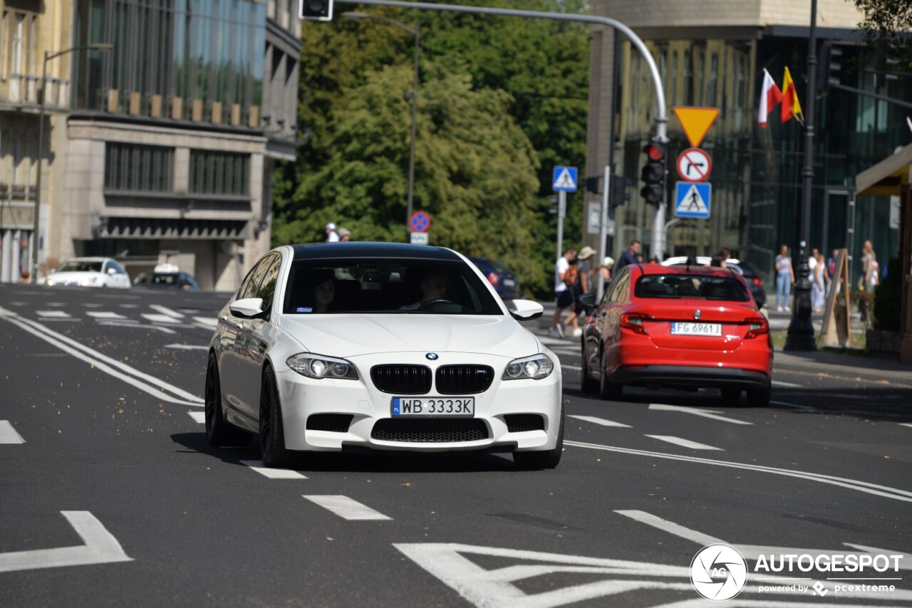 BMW M5 F10 2011