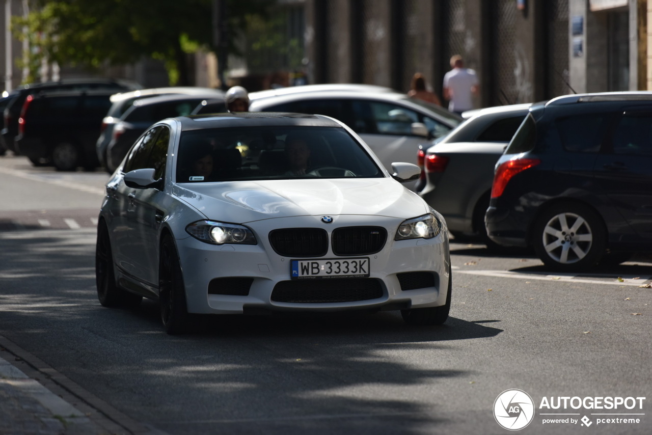 BMW M5 F10 2011