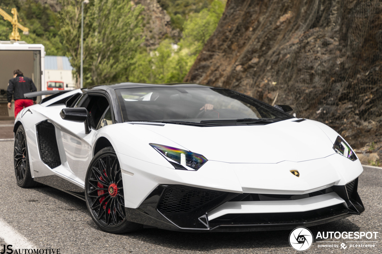 Lamborghini Aventador LP750-4 SuperVeloce Roadster