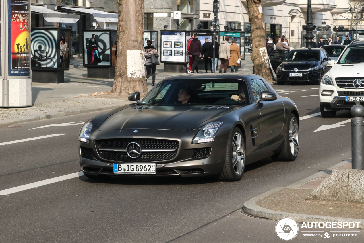 Mercedes-Benz SLS AMG