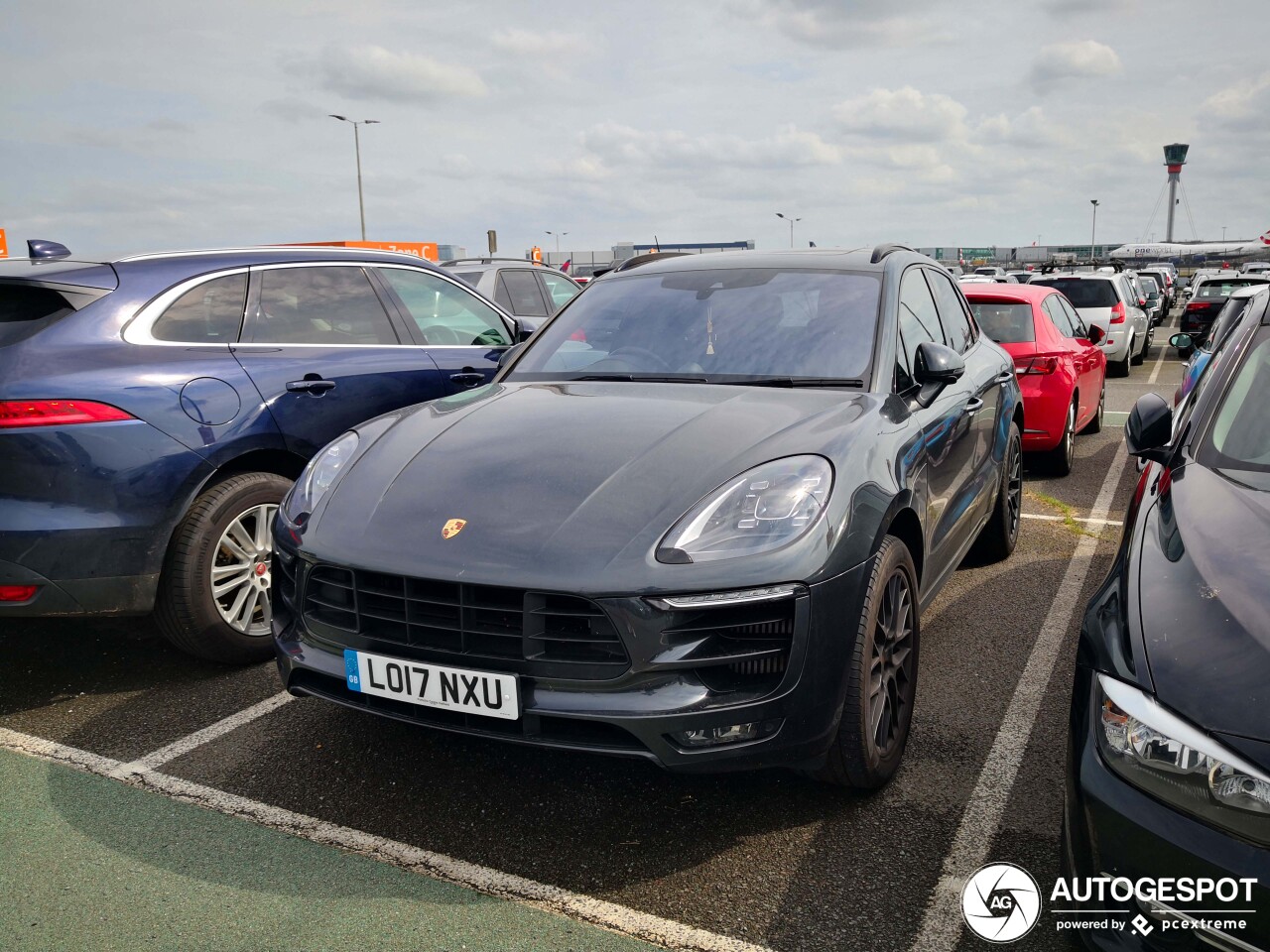 Porsche 95B Macan GTS