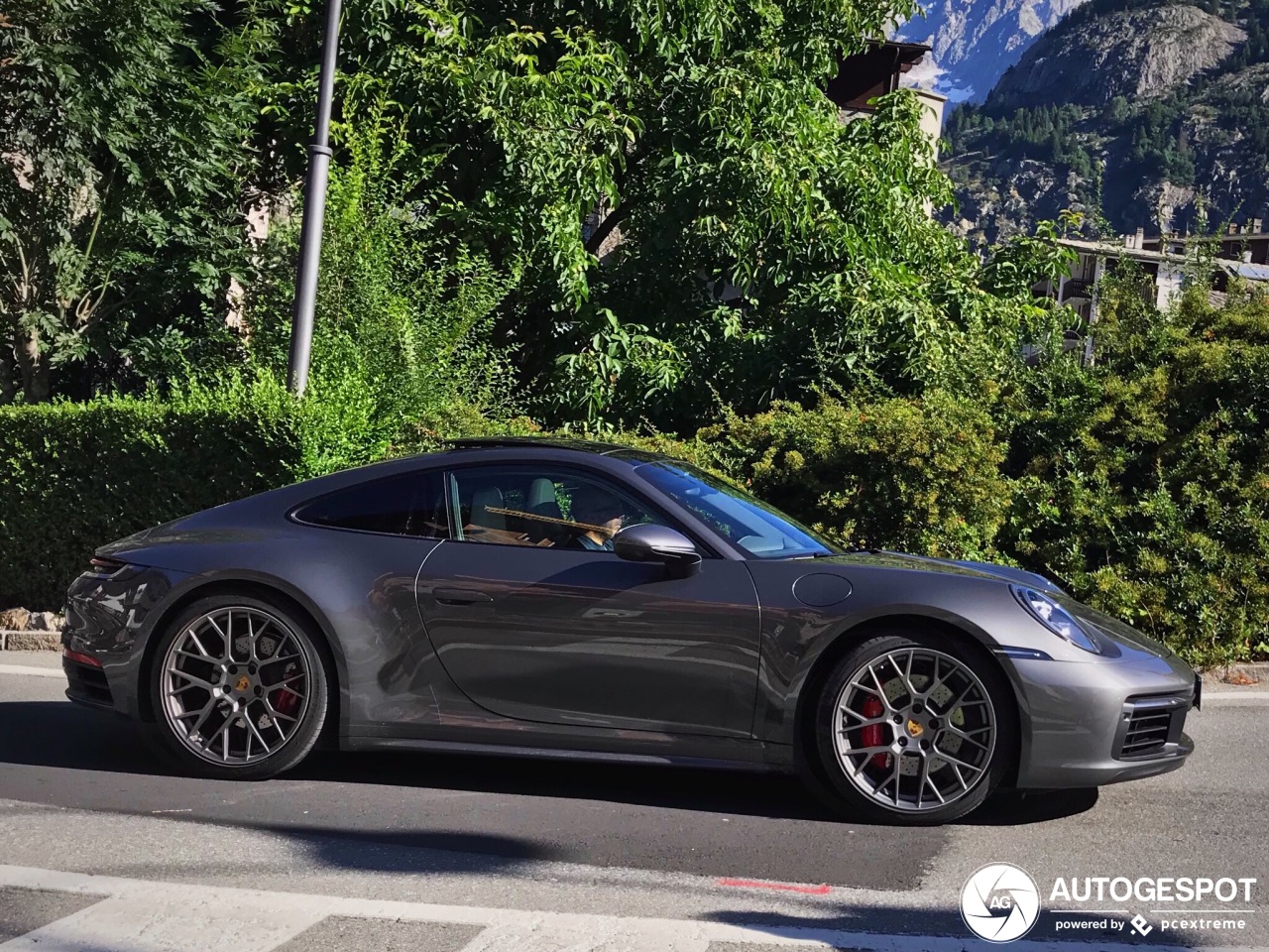 Porsche 992 Carrera 4S