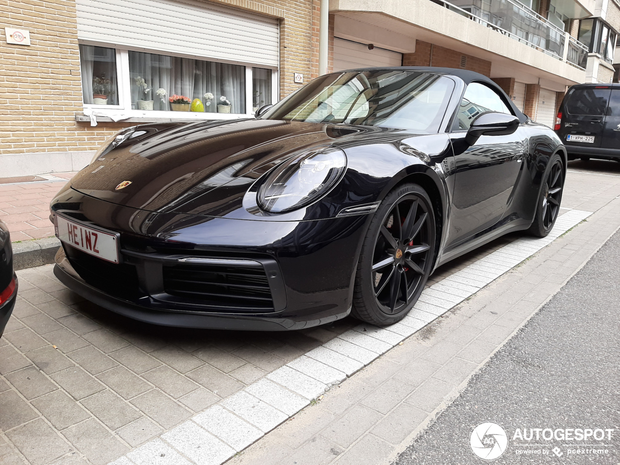 Porsche 992 Carrera 4S Cabriolet