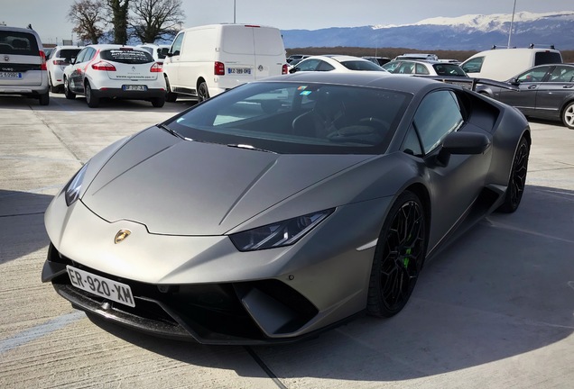 Lamborghini Huracán LP640-4 Performante