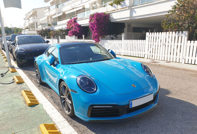 Porsche 992 Carrera 4S