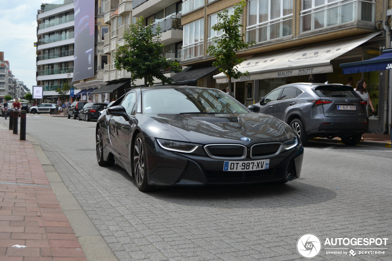 BMW i8