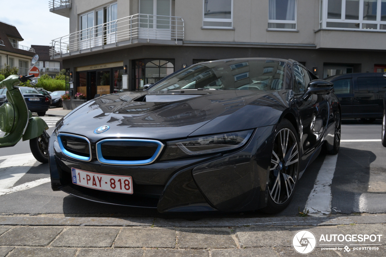 BMW i8