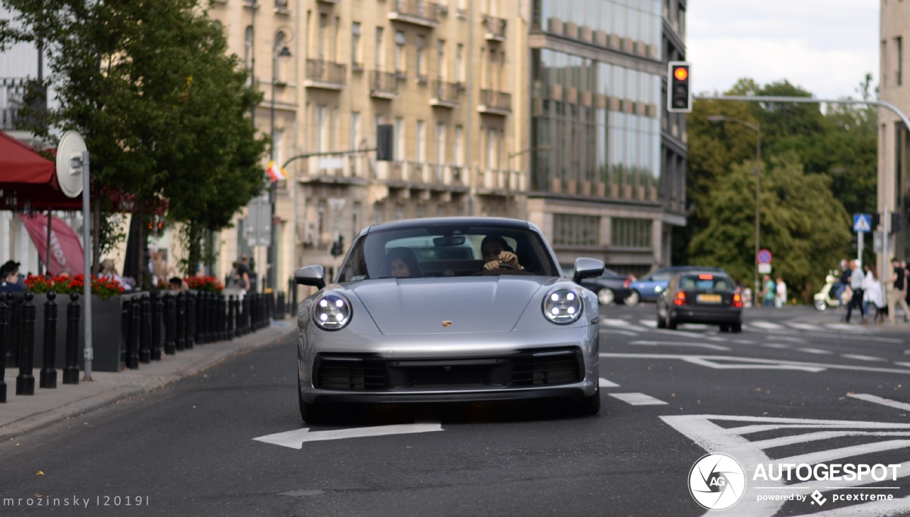 Porsche 992 Carrera 4S