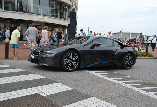 BMW i8