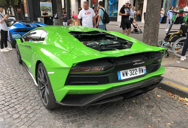 Lamborghini Aventador S LP740-4