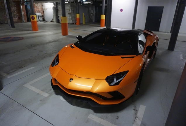 Lamborghini Aventador S LP740-4 Roadster