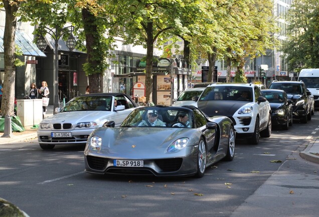 Porsche 918 Spyder Weissach Package