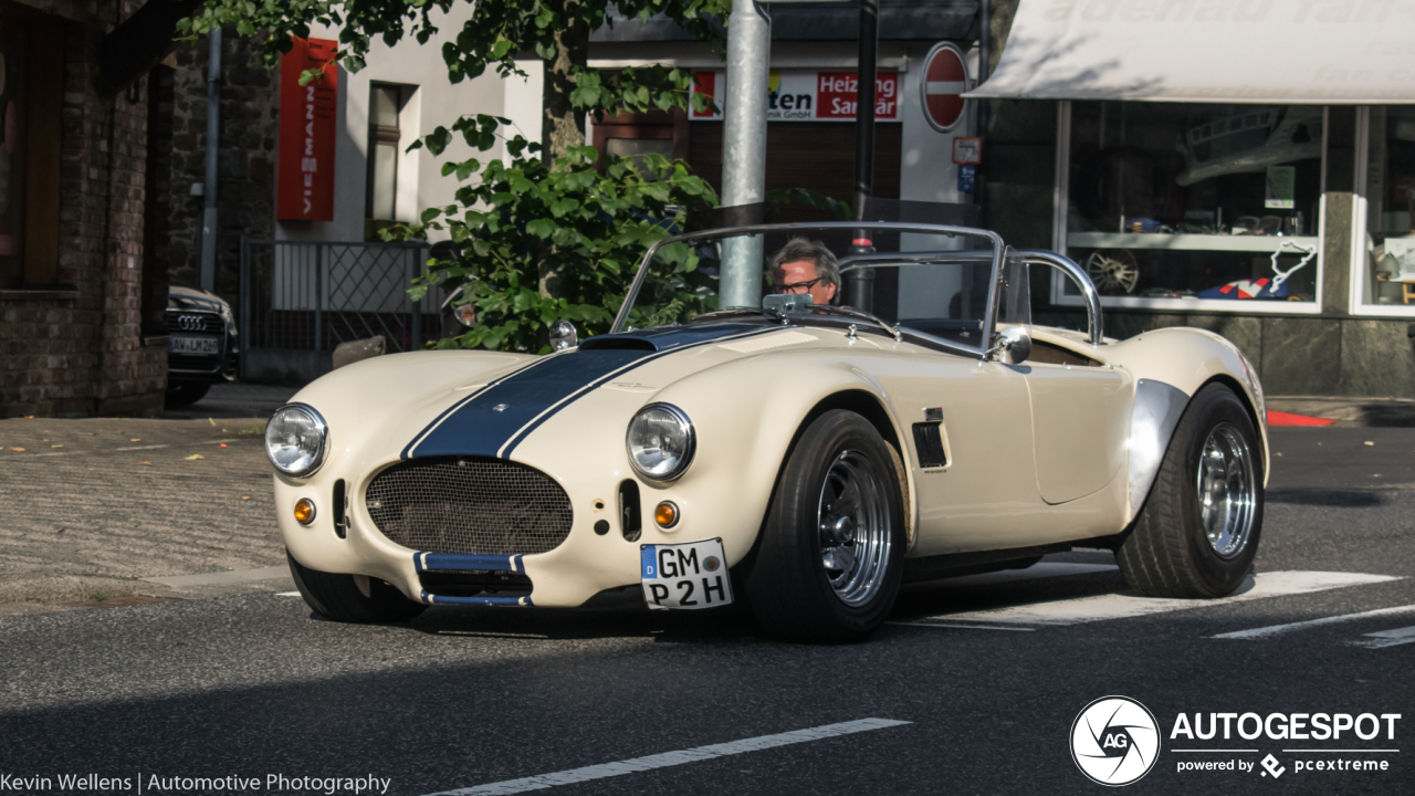 AC Cobra 427