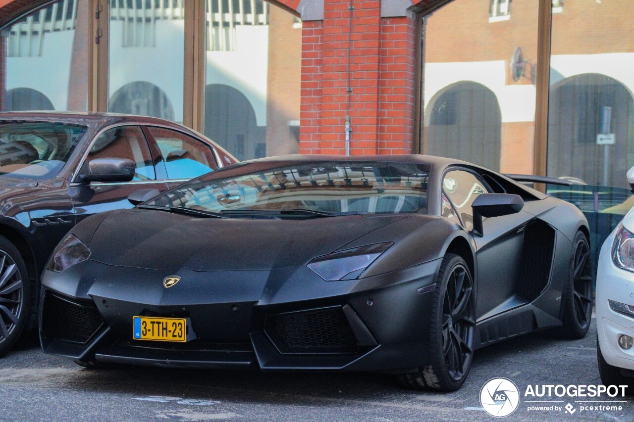 Lamborghini Aventador LP700-4