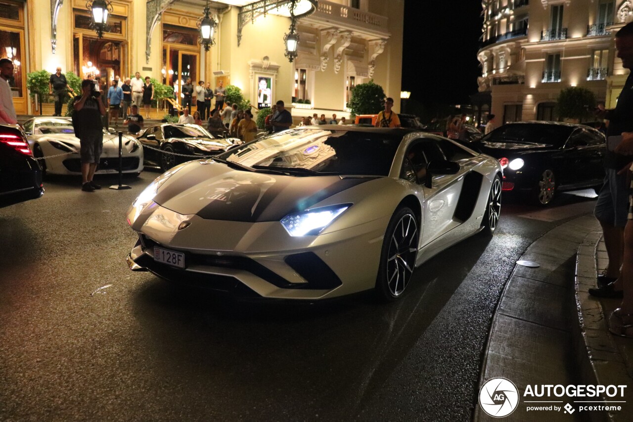 Lamborghini Aventador S LP740-4