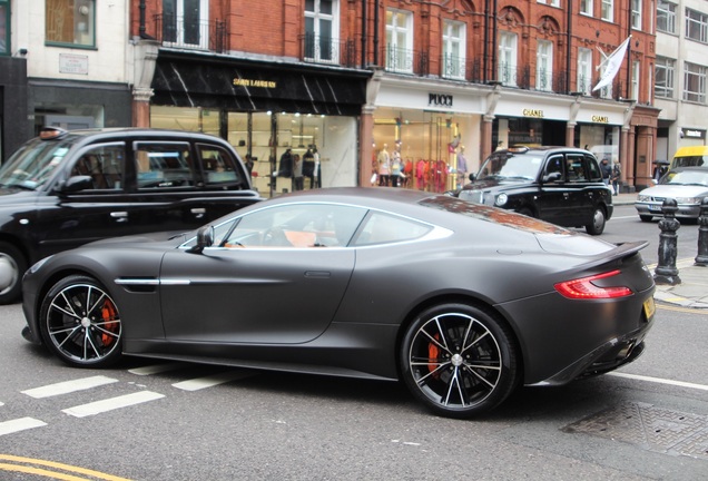 Aston Martin Vanquish 2013