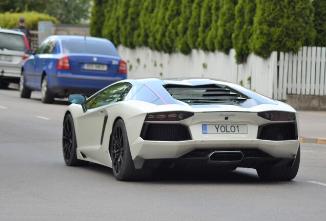 Lamborghini Aventador LP700-4 Pirelli Edition