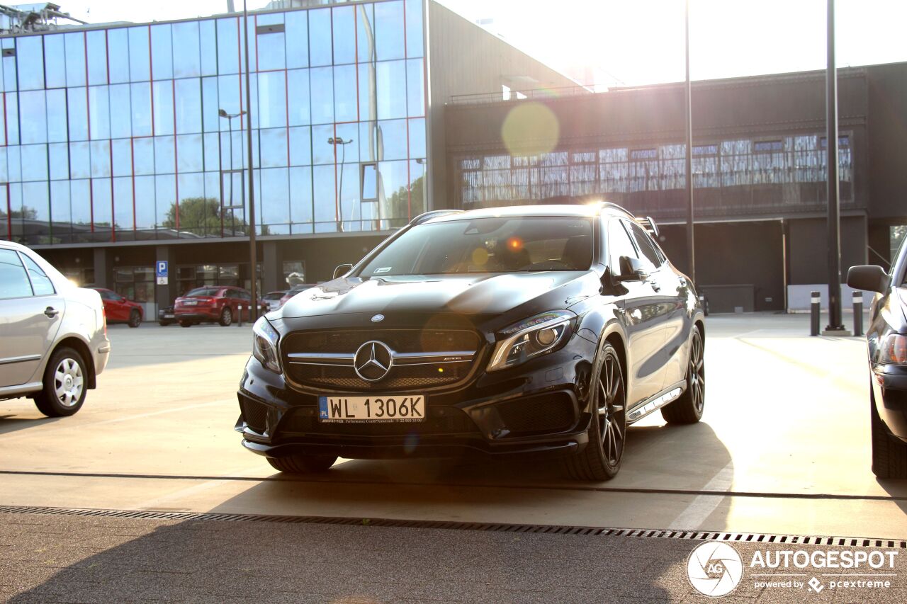 Mercedes-AMG GLA 45 X156