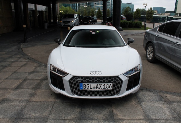 Audi R8 V10 Plus 2015