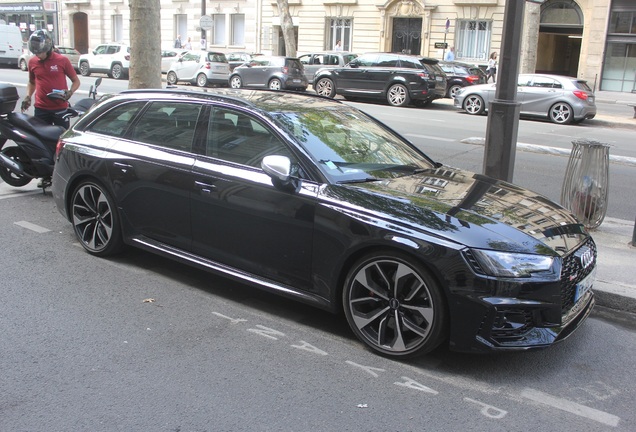 Audi RS4 Avant B9