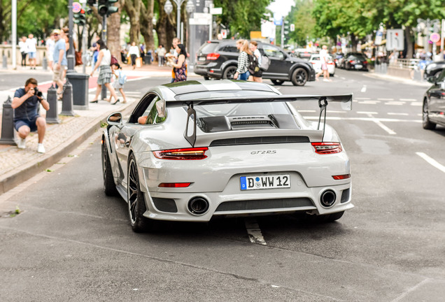 Porsche 991 GT2 RS Weissach Package