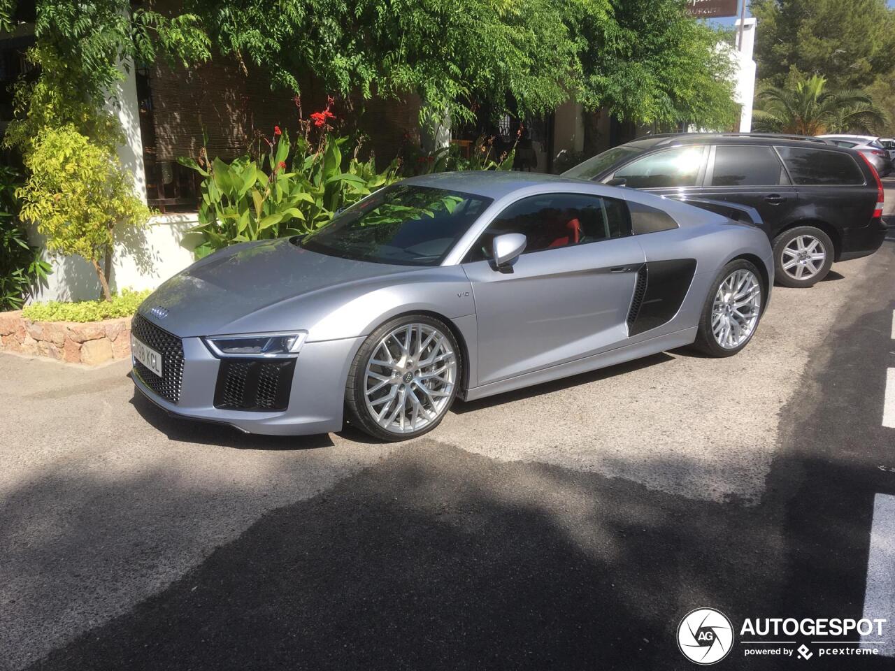 Audi R8 V10 Plus 2015