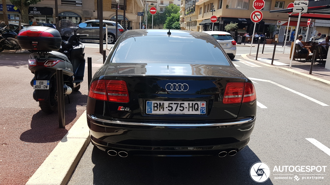 Audi S8 D3