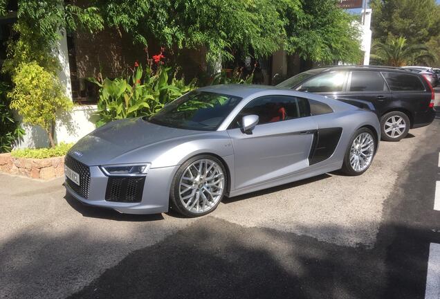 Audi R8 V10 Plus 2015