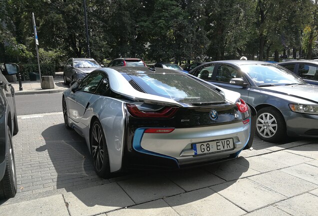 BMW i8