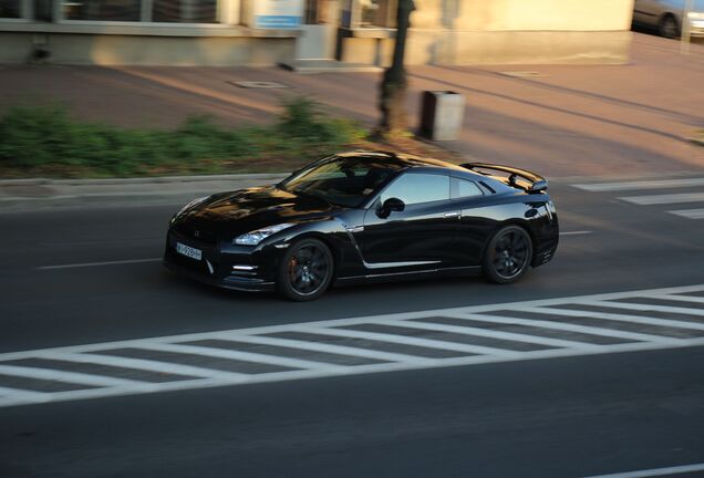 Nissan GT-R 2012