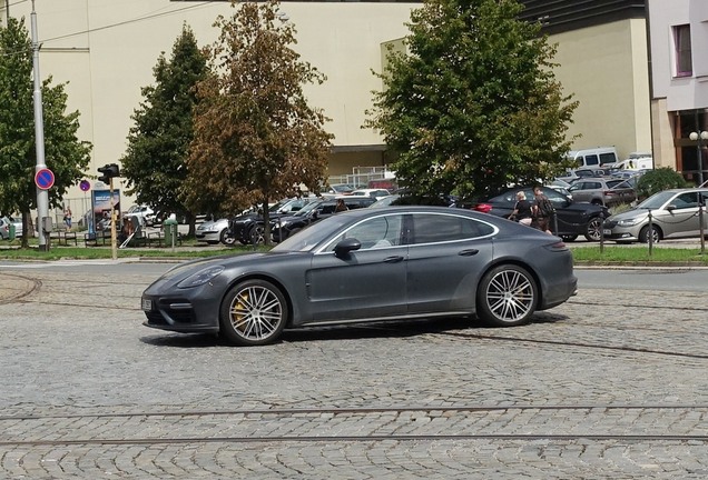 Porsche 971 Panamera Turbo